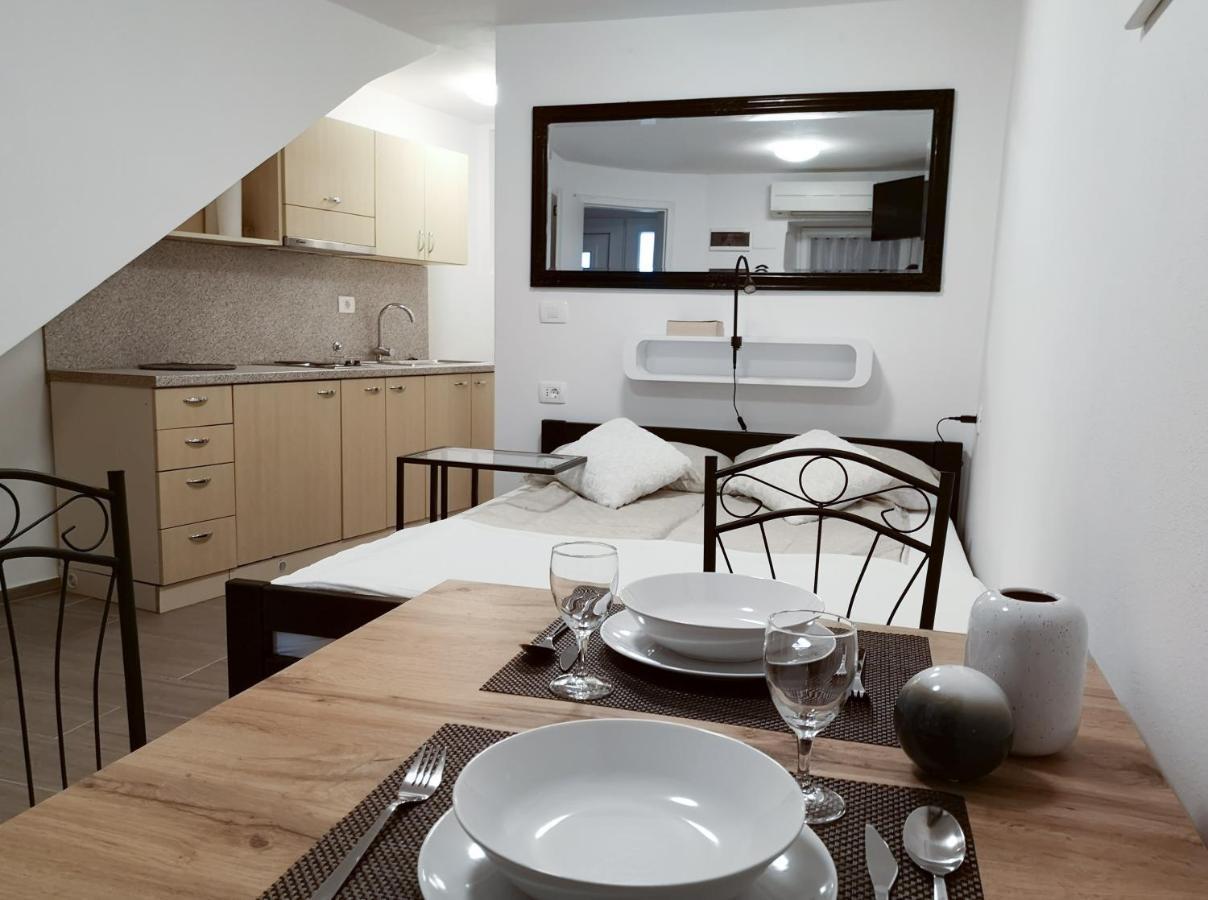 Korala Apartments ピラン エクステリア 写真