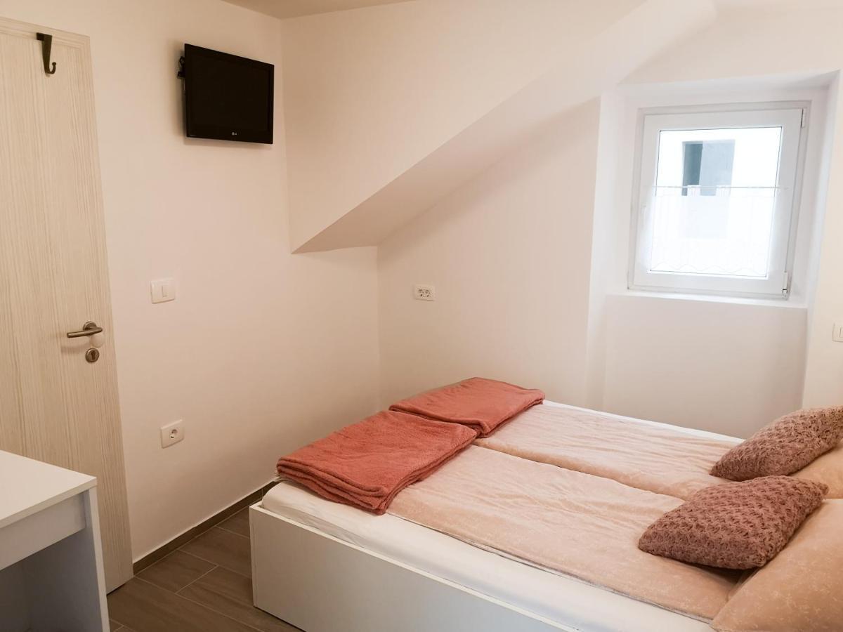 Korala Apartments ピラン エクステリア 写真