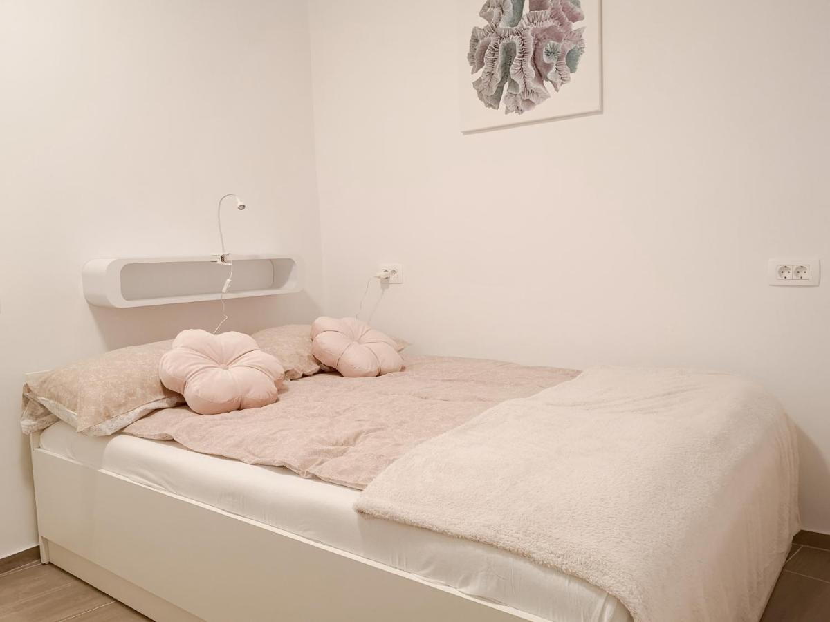 Korala Apartments ピラン エクステリア 写真