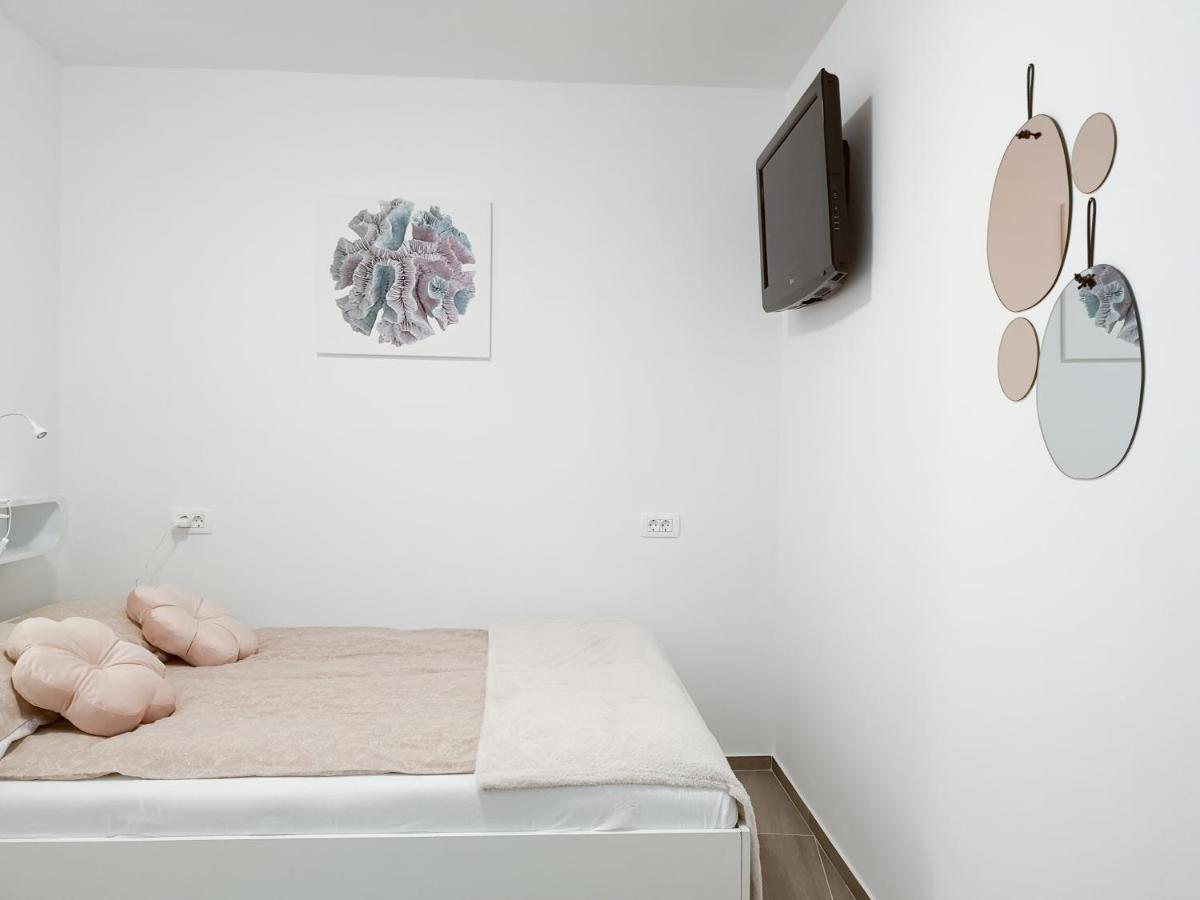 Korala Apartments ピラン エクステリア 写真