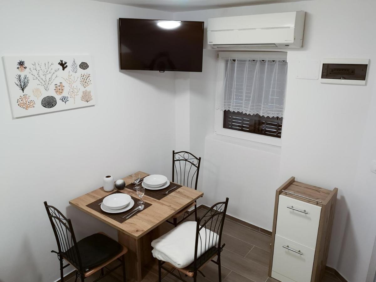 Korala Apartments ピラン エクステリア 写真