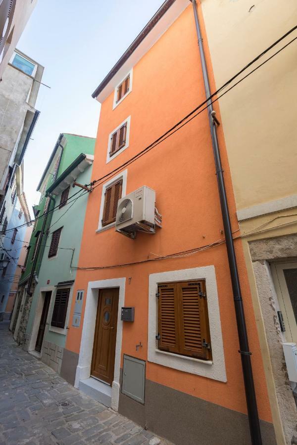 Korala Apartments ピラン エクステリア 写真